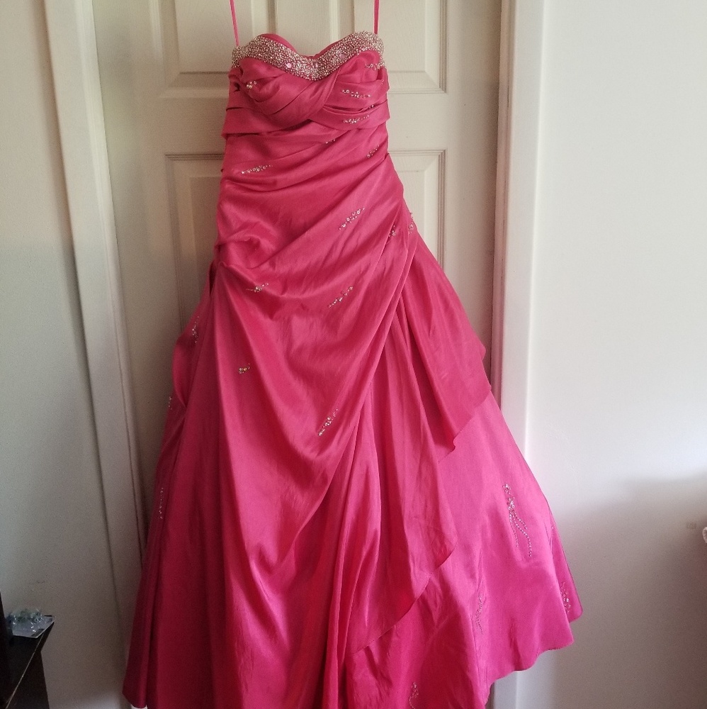 Multifunctional dress